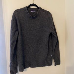 Great used condition! Patagonia wool charcoal grey sweater.